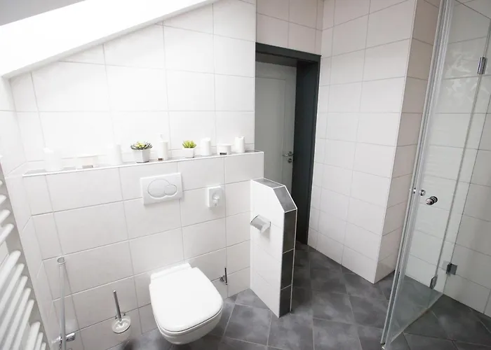 弗利恩沃南拉奇普林斯霍夫酒店 *